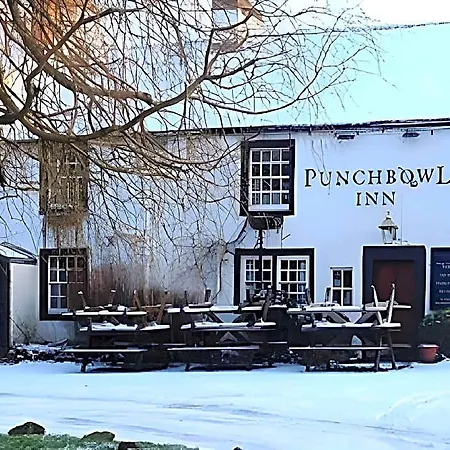 Punch Bowl Hotel 3*