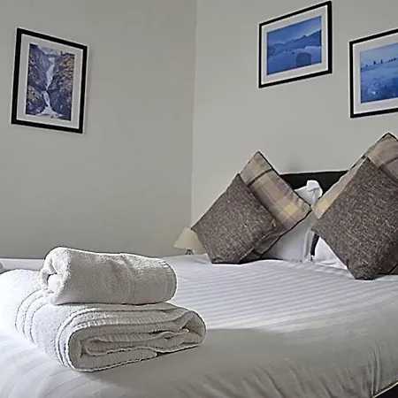 Punch Bowl Hotel 3*